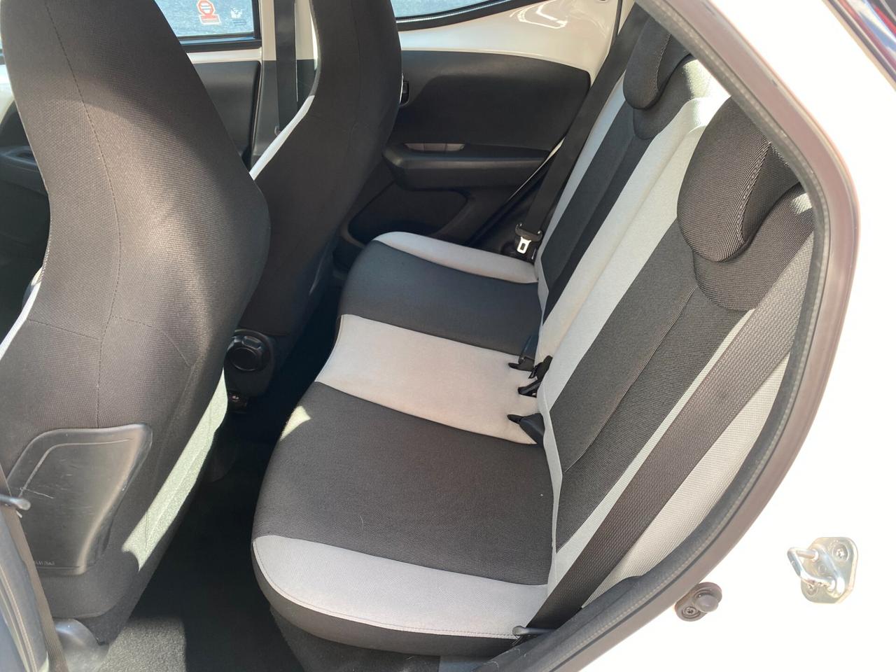 Toyota Aygo 1.0 VVT-i 69 CV 5 porte x-clusiv