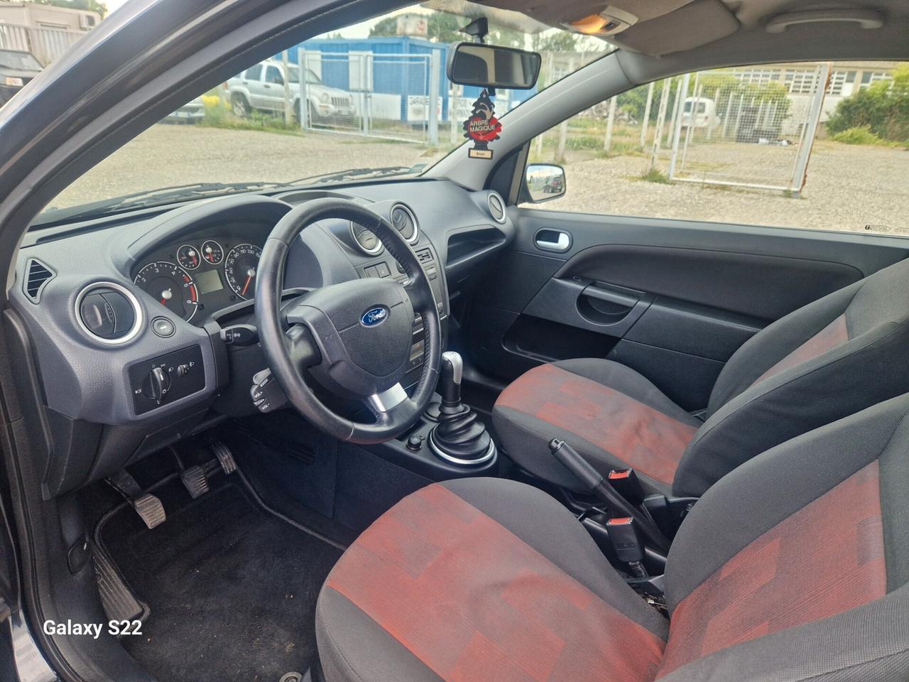 Ford Fiesta 1.4 TDCi 5p. Ghia