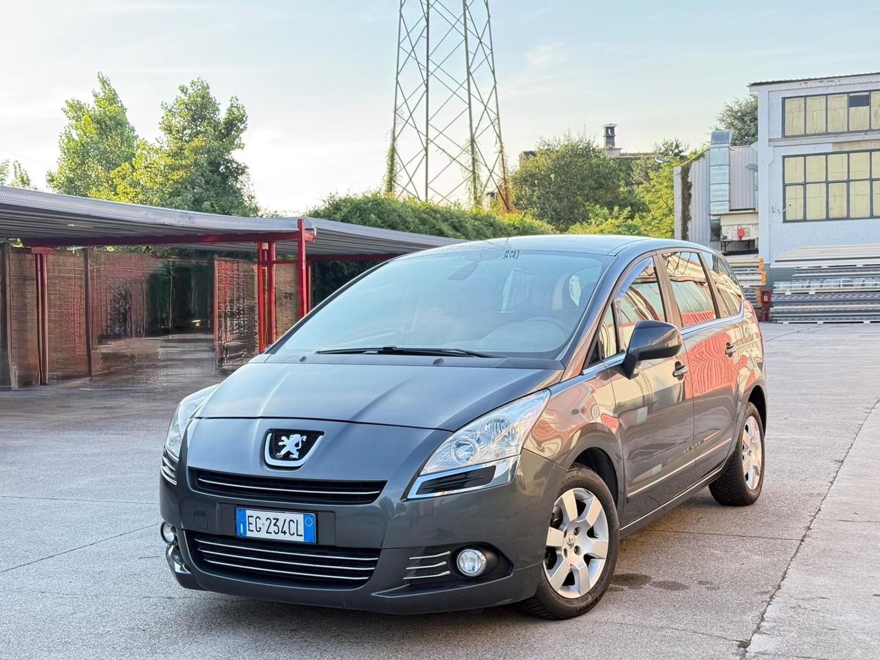 Peugeot 5008 2.0 HDi 150CV Business