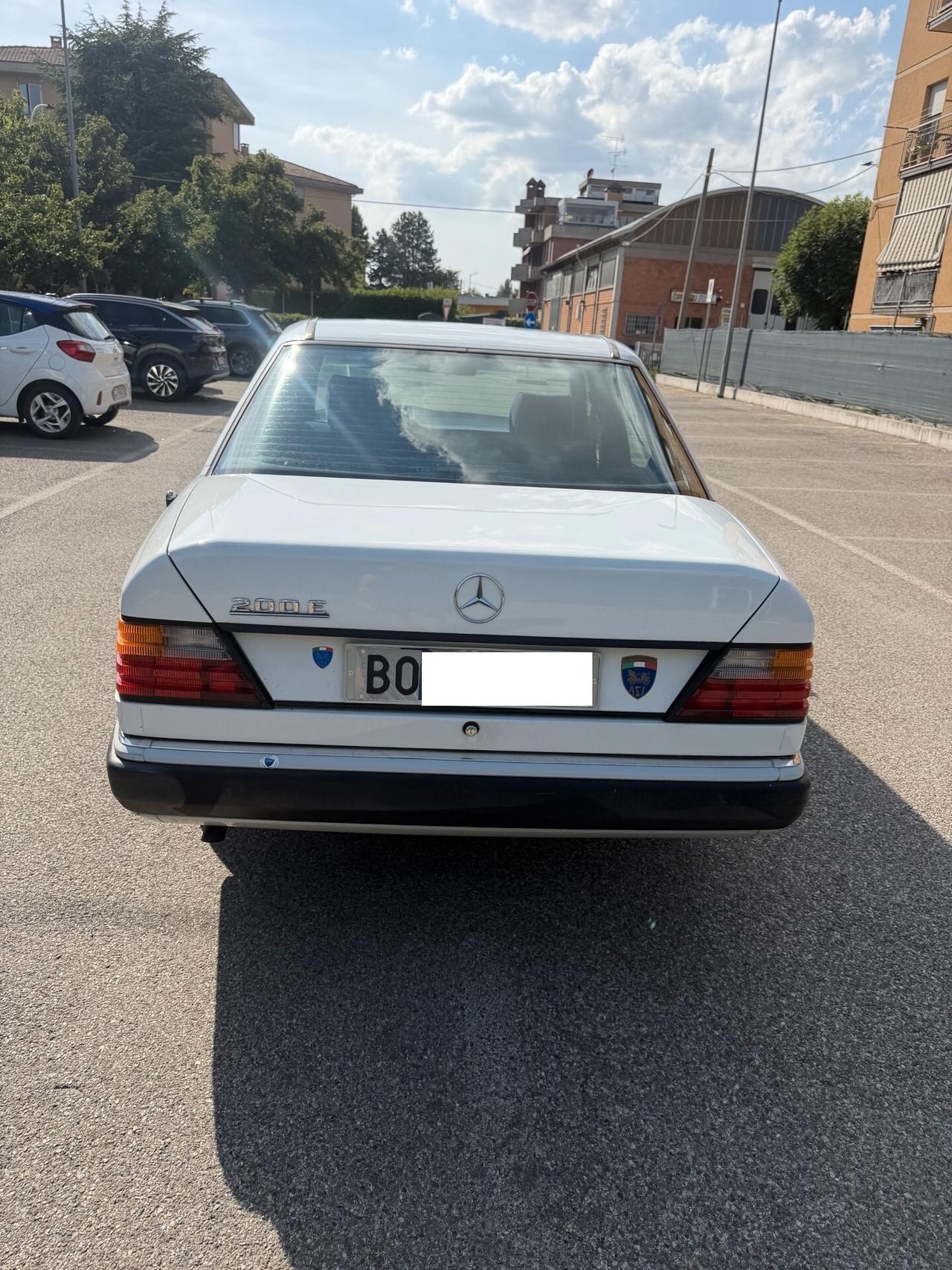 Mercedes-Benz E 200 2.0 GPL - CERTIFICAZIONE ASI - OTTIME CONDIZIONI -