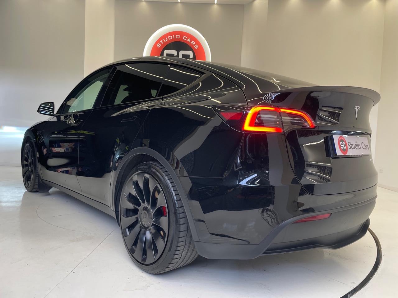 Tesla Model Y AWD Performance