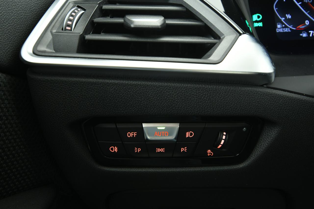 BMW 320d Touring mhev 48V Business Advantage auto