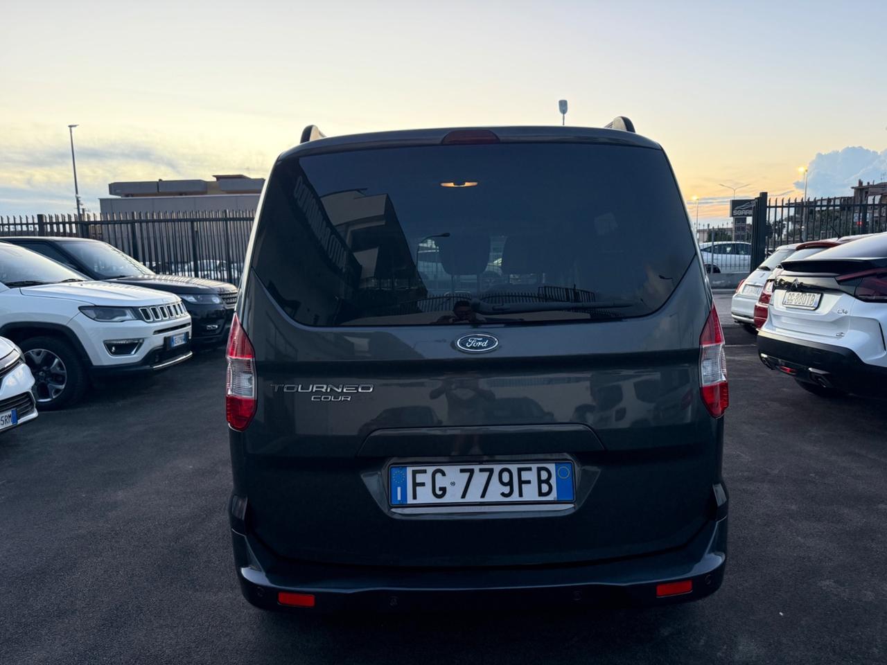 Ford Tourneo Courier 1.5 TDCI 75 CV Titanium