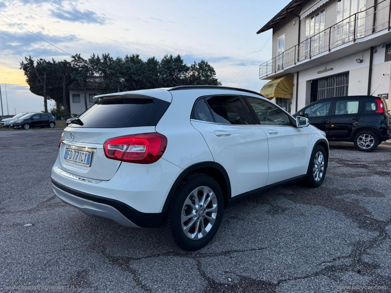 MERCEDES-BENZ GLA 180 d Automatic Executive