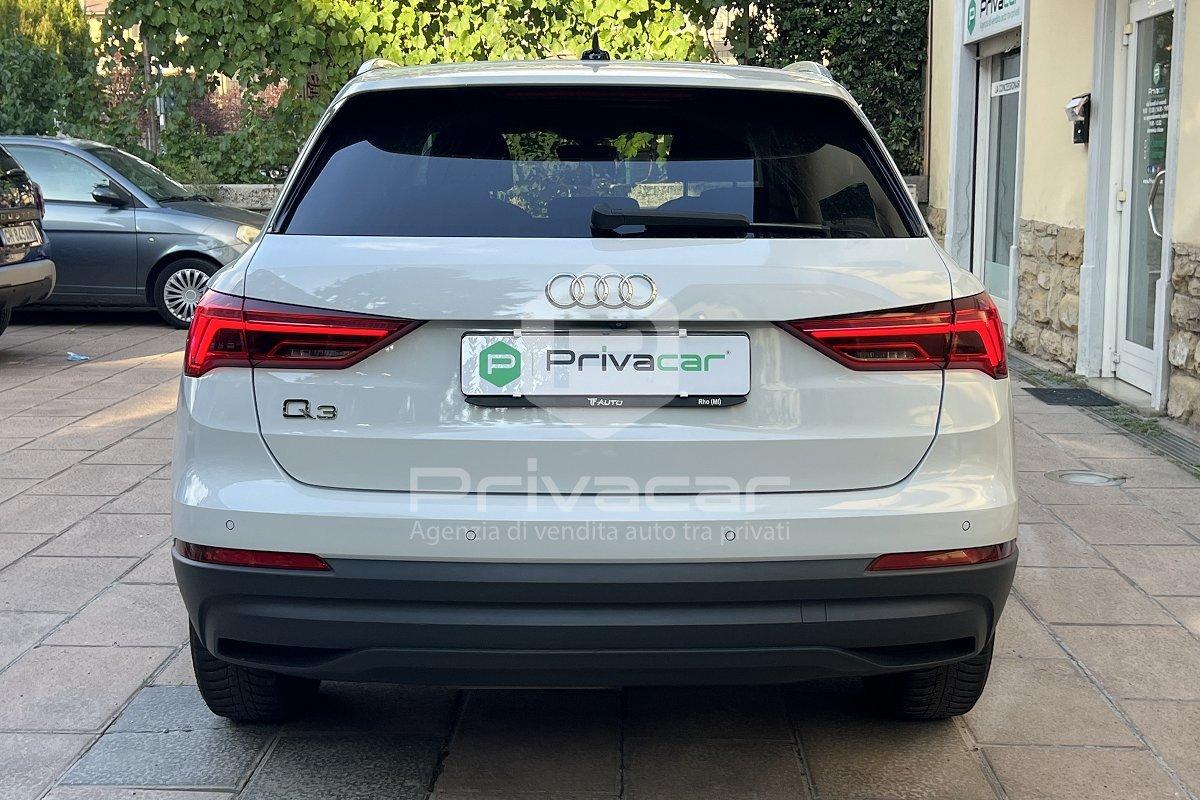AUDI Q3 35 TDI S tronic Business
