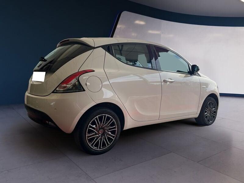 Lancia Ypsilon 1.0 FireFly 70cv S&S Hybrid GOLD