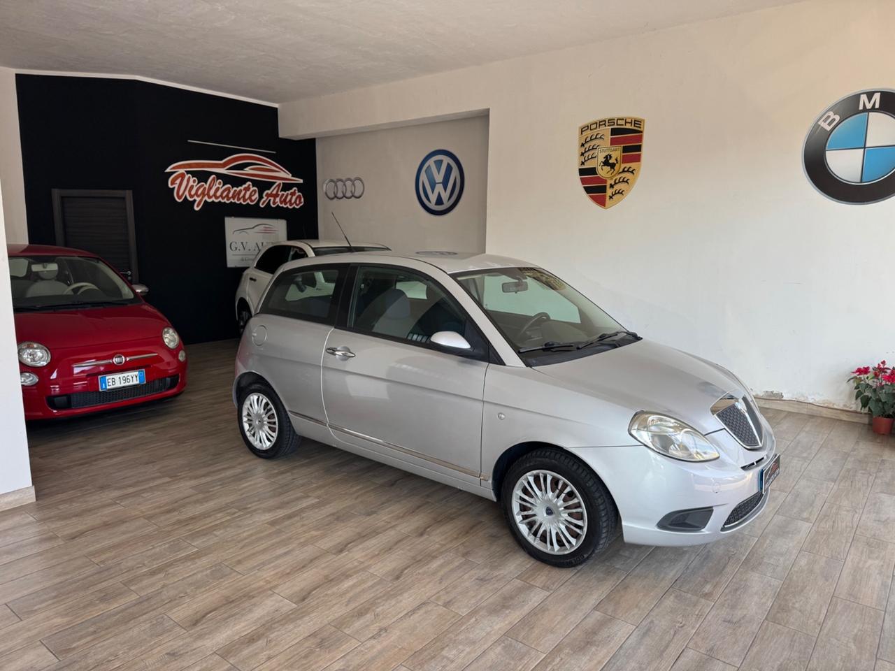 Lancia Ypsilon 1.3 MJT 75 CV Platino