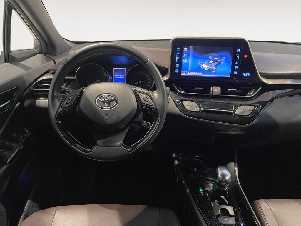 Toyota C-HR 5 Porte 1.8 Hybrid 122CV e-cvt Lounge (FHEV) - GANCIO TRAINO