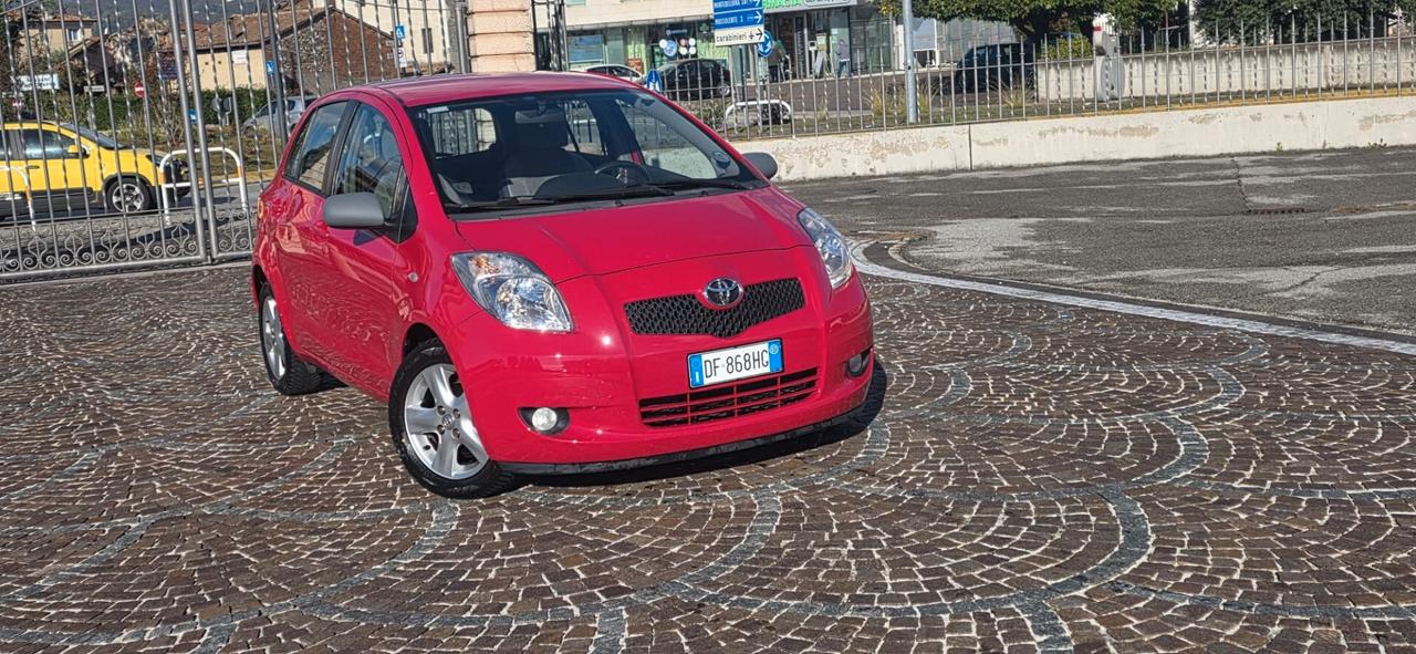 Toyota Yaris 1.3 5 porte