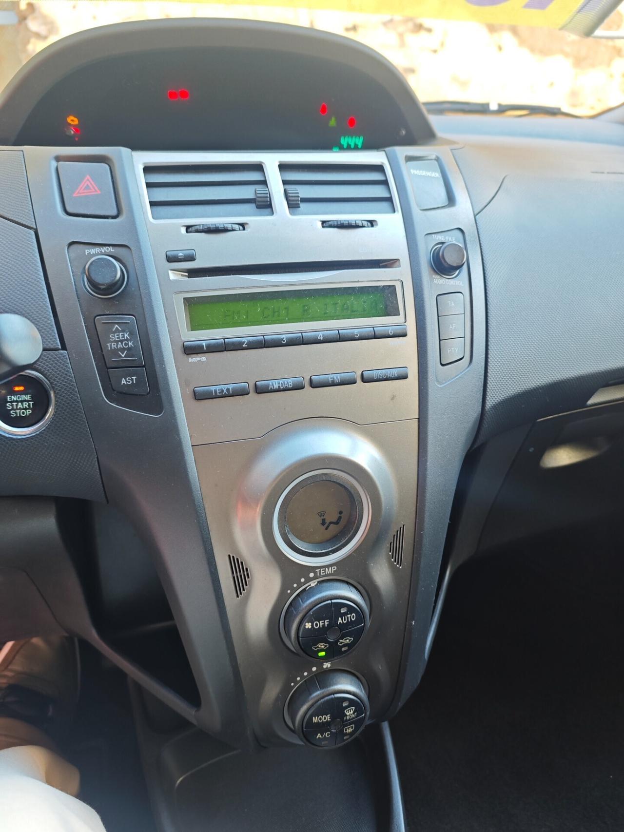 Toyota Yaris 1.3 5 porte M-MT Sol