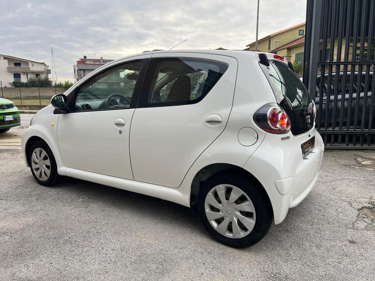 Toyota Aygo Aygo 5p 1.0 Active connect Clima/Navi/Bluetooth