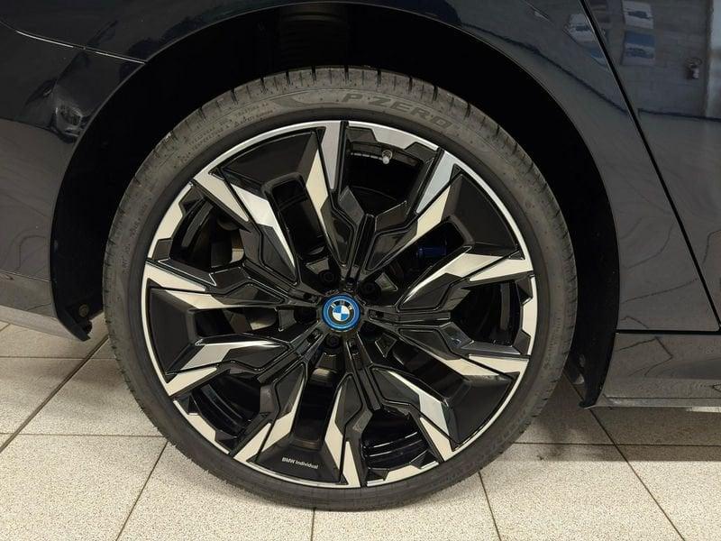 BMW Serie 5 530e sDrive M Sport Pro | TETTO PANORAM. | IVA ESPOSTA