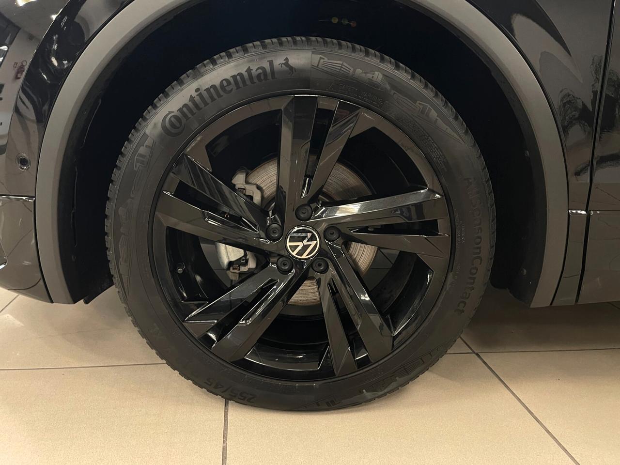 Volkswagen Tiguan 2.0 TDI 150cv SCR DSG R-Line