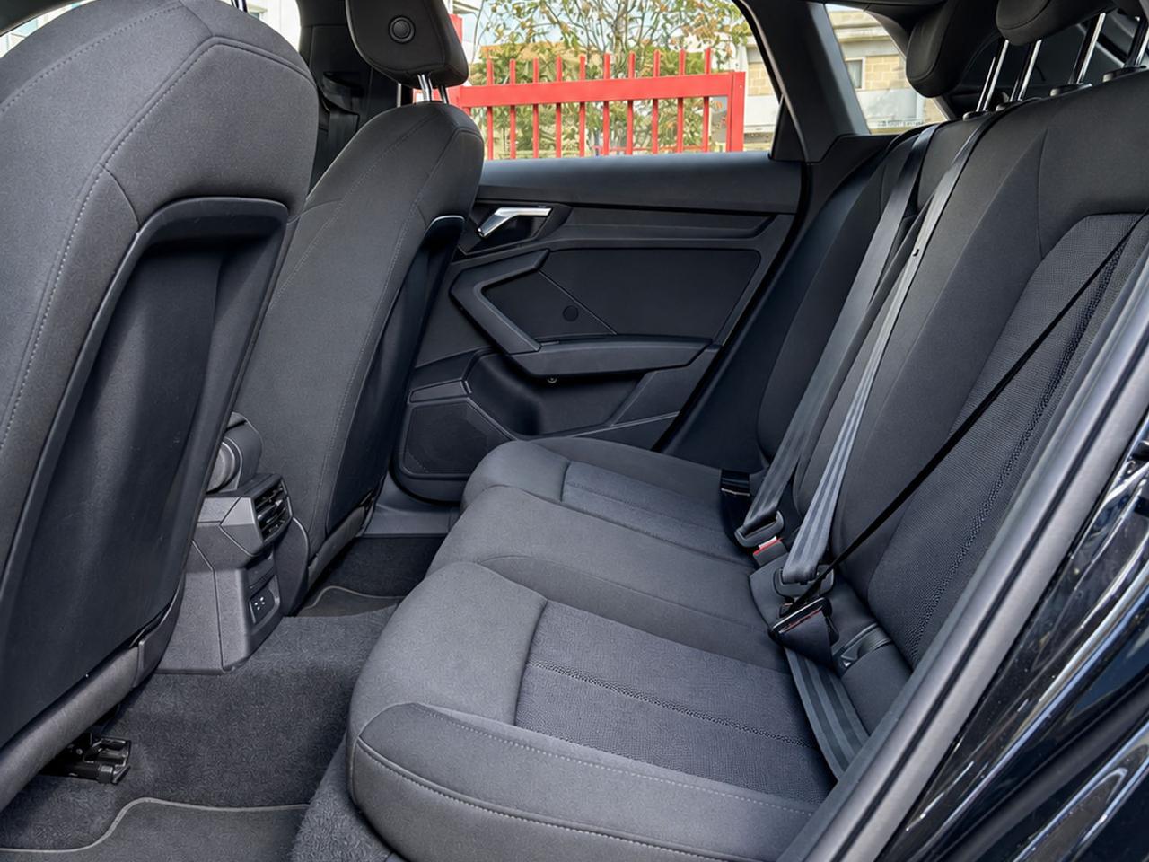 Audi A3 2.0 30 TDI Business Advanced #50978