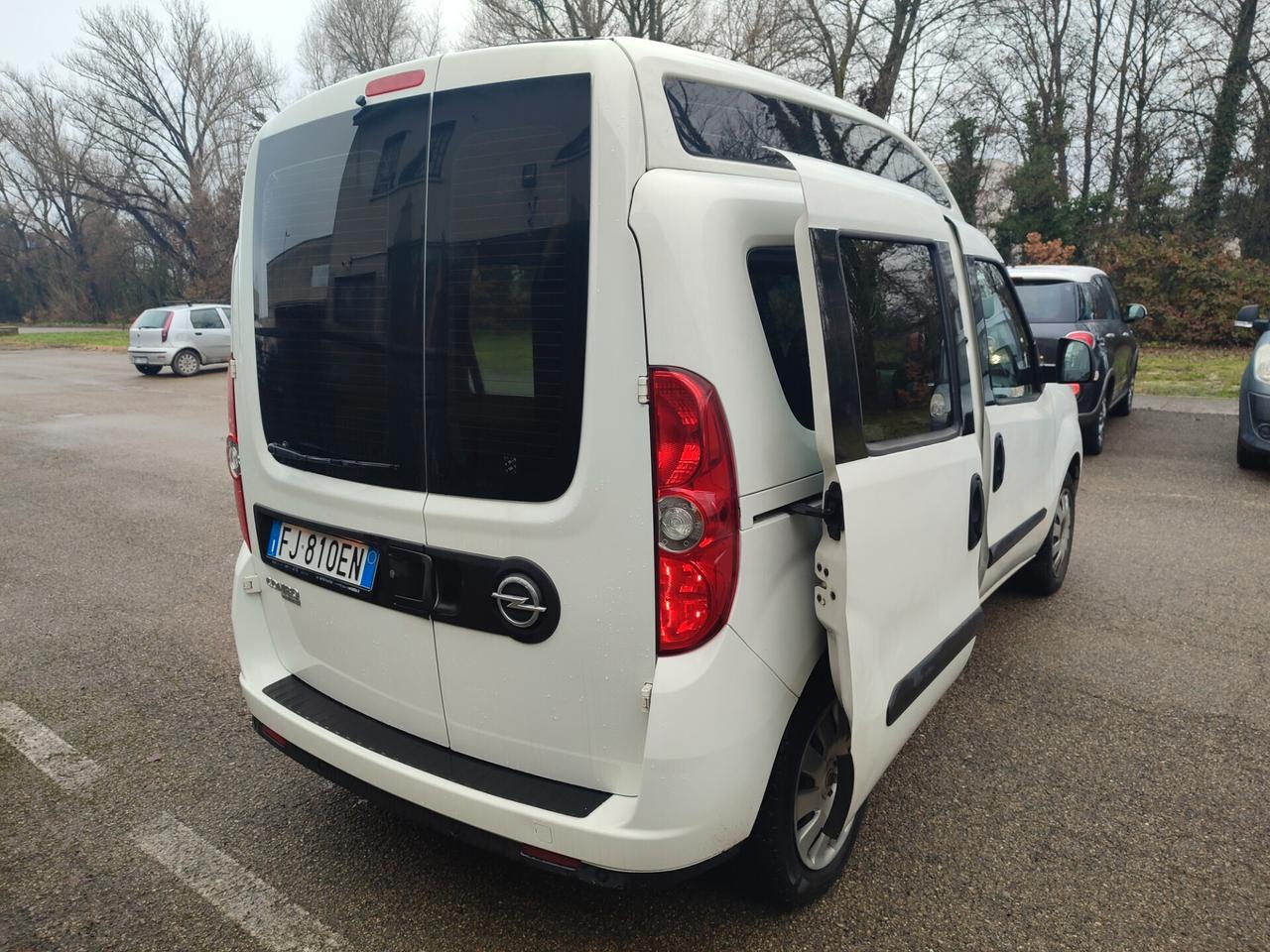 OPEL COMBO 1.4BENZINA 2017 EURO6B PEDANA DISABILI ELETTRICA