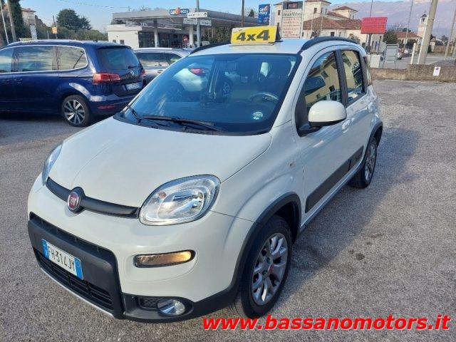 FIAT Panda 0.9 TwinAir Turbo S&S 4x4 NEOPETENTATI