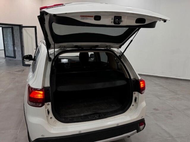 Mitsubishi Outlander 2.2 DI-D 4WD Instyle Plus SDA 7 posti