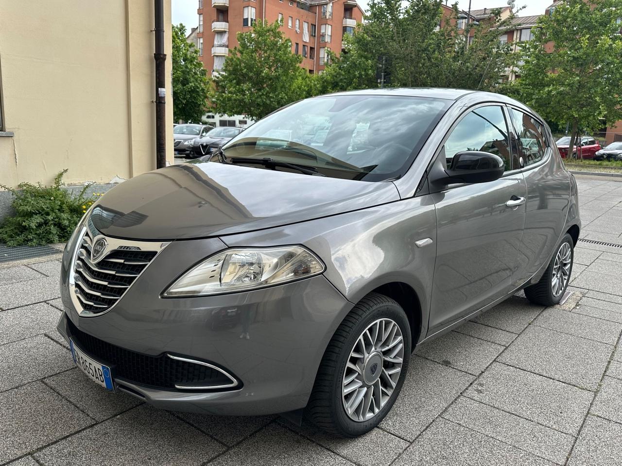 Lancia Ypsilon 1.2 69 CV 5 porte GPL Ecochic Platinum