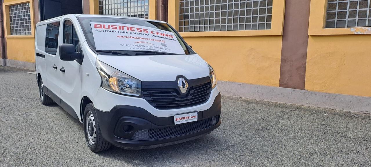 Renault TRAFIC 1.6 DCI 125 CV PASSO LUNGO MAXI - 6 POSTI - CON PEDANA DI CARICO +IVA