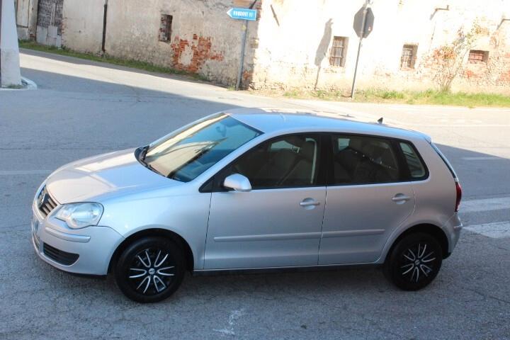 Volkswagen Polo 1.2/64CV 12V 5p. Comfortline UNICA PROPRIETARIA CLIMA NEOPATENTATI ESTETICA DA VETRINA