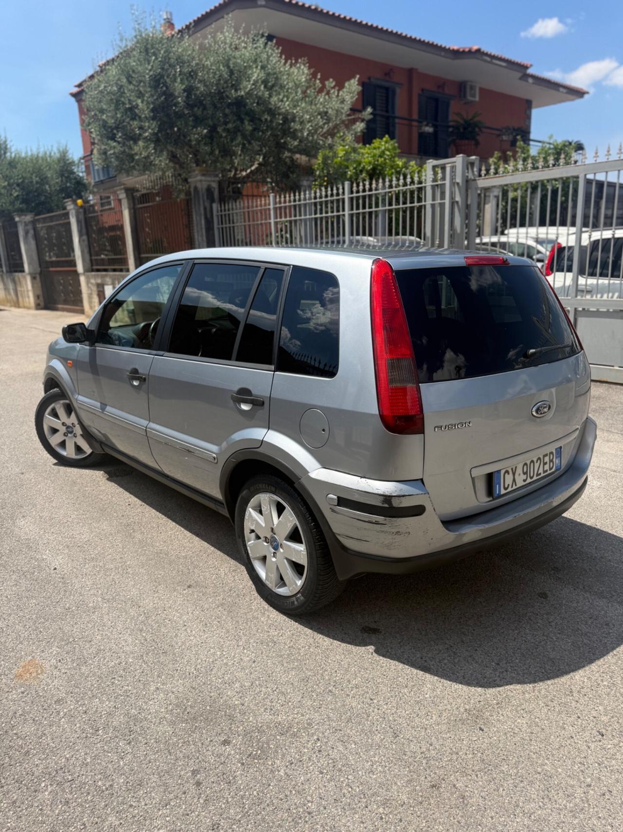 Ford Fusion 1.4 16V 5p. Leather