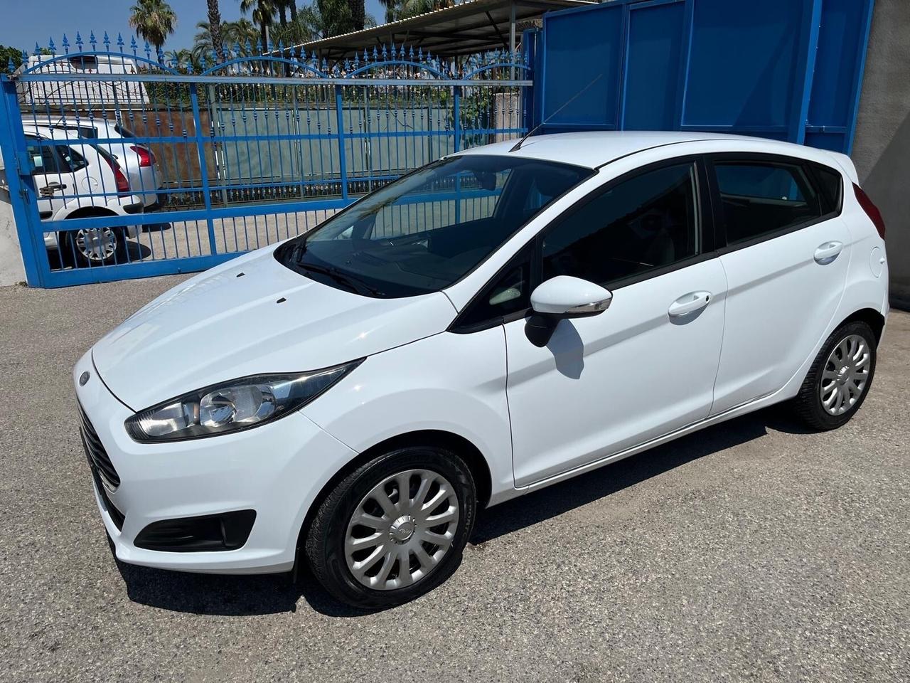 Ford fiesta 5P-1.5 tdci/75 cv-full-2013