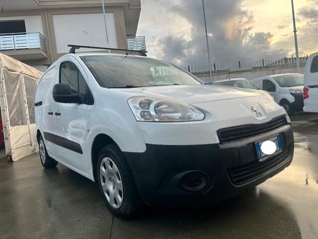 PEUGEOT PARTNER FURGONATO 3 POSTI AVANTI