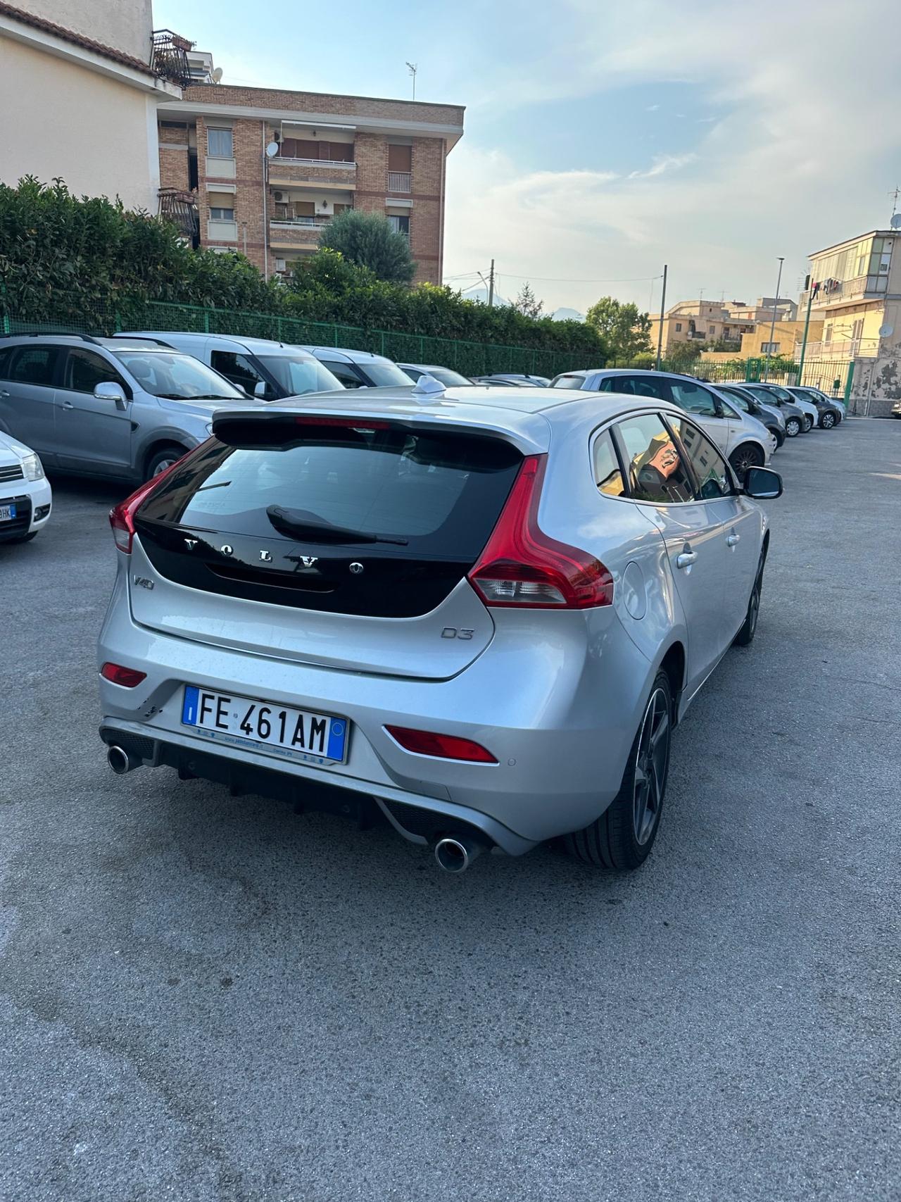 Volvo V40 D4 R-design Momentum