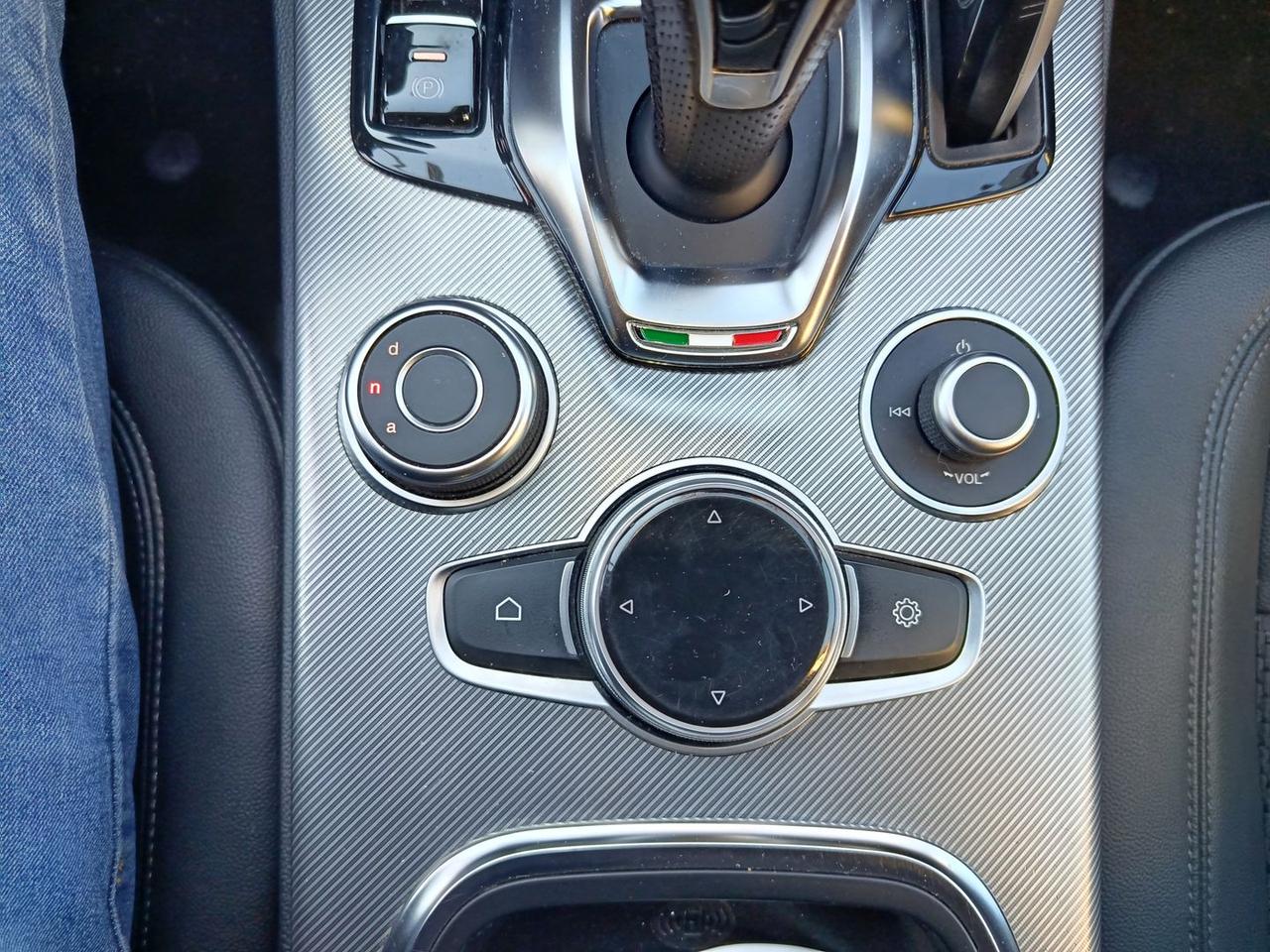 Alfa Romeo Stelvio Sprint 2.2 #8429