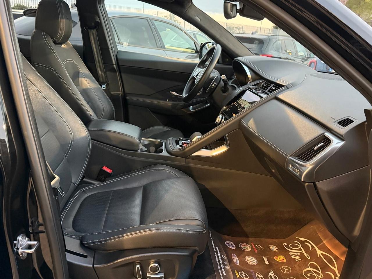 JAGUAR E-PACE 2.0D AWD R-DYNAMIC BLACK MHEV 204CV TETTO PELLE NAVI ANNO 2022