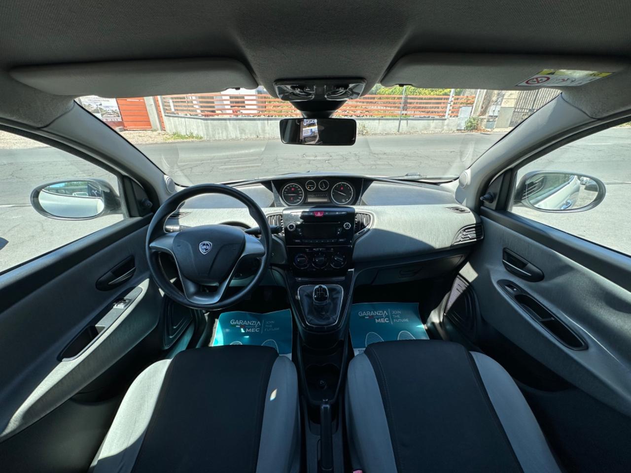 Lancia Ypsilon 1.2 69 CV 5 porte S&S Silver