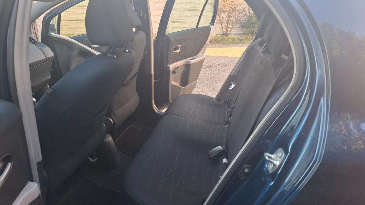 Toyota Yaris 1.3 5 porte Sol