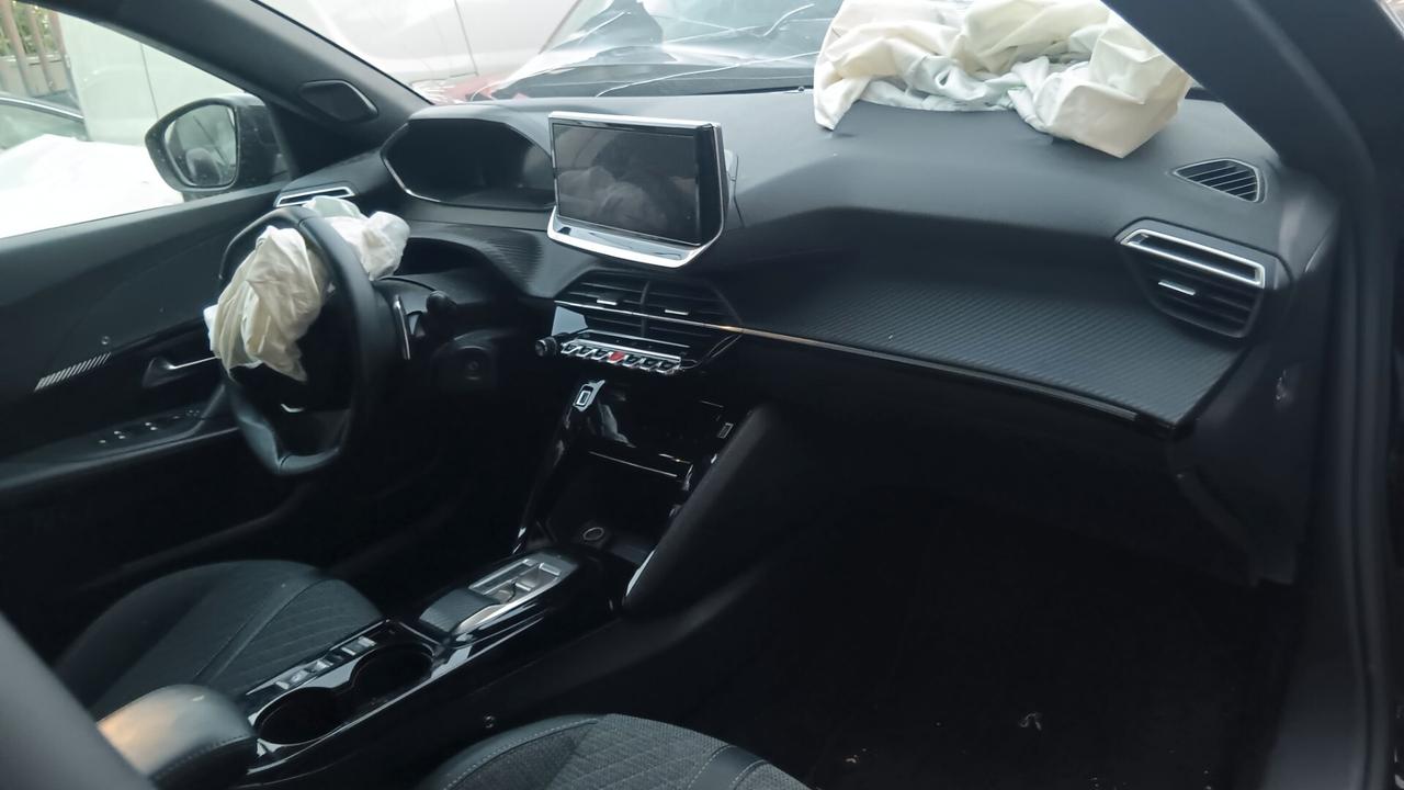Peugeot 2008 ALLURE INCIDENTATA SINISTRATA MONDIALCARS 12.023