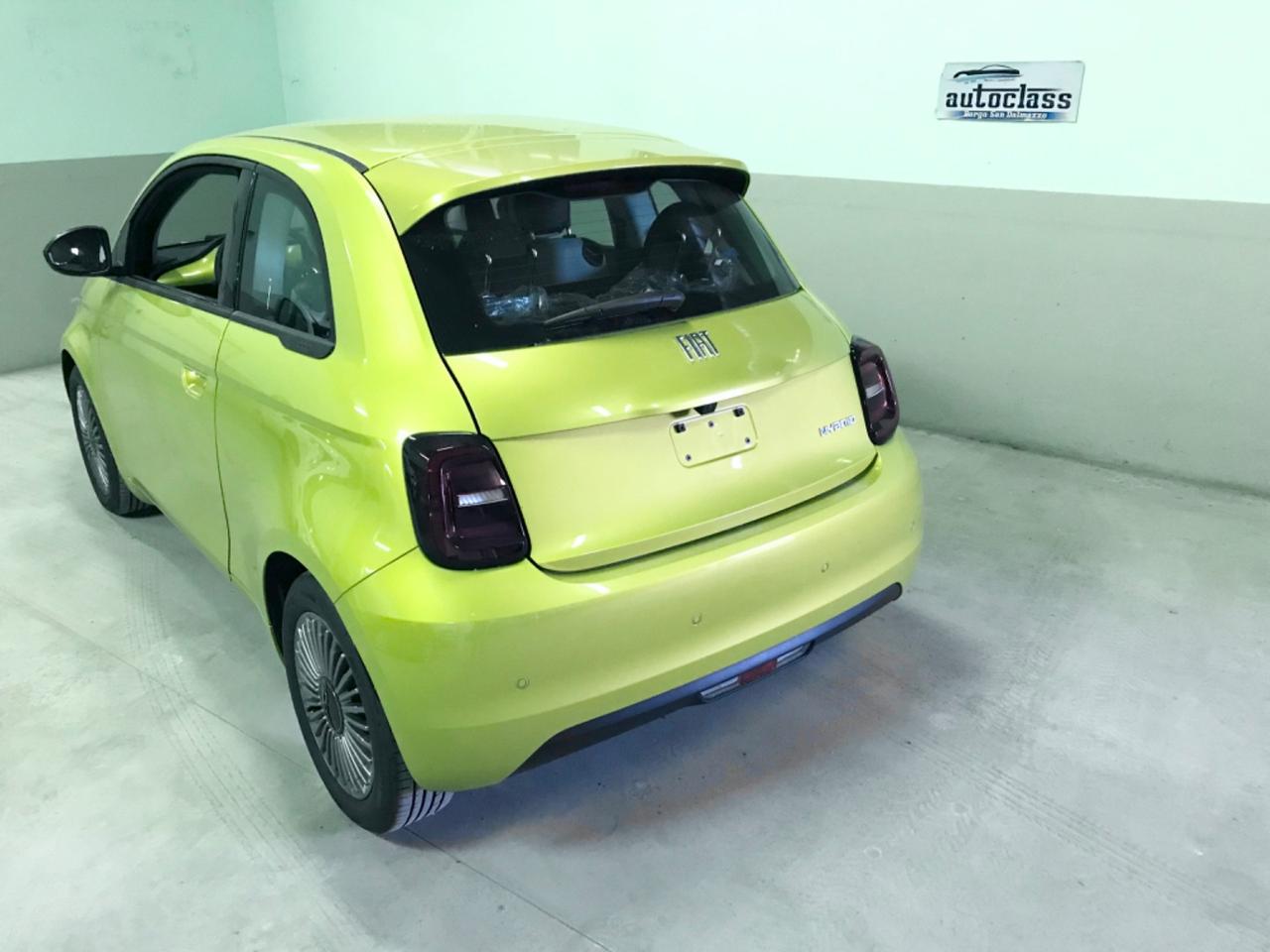 Fiat 500 Berlina Hybrid Icon
