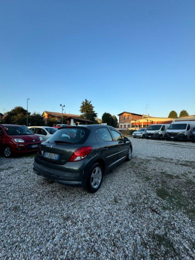 PEUGEOT 207 1.4 8V 75CV 5p. Millesim 200