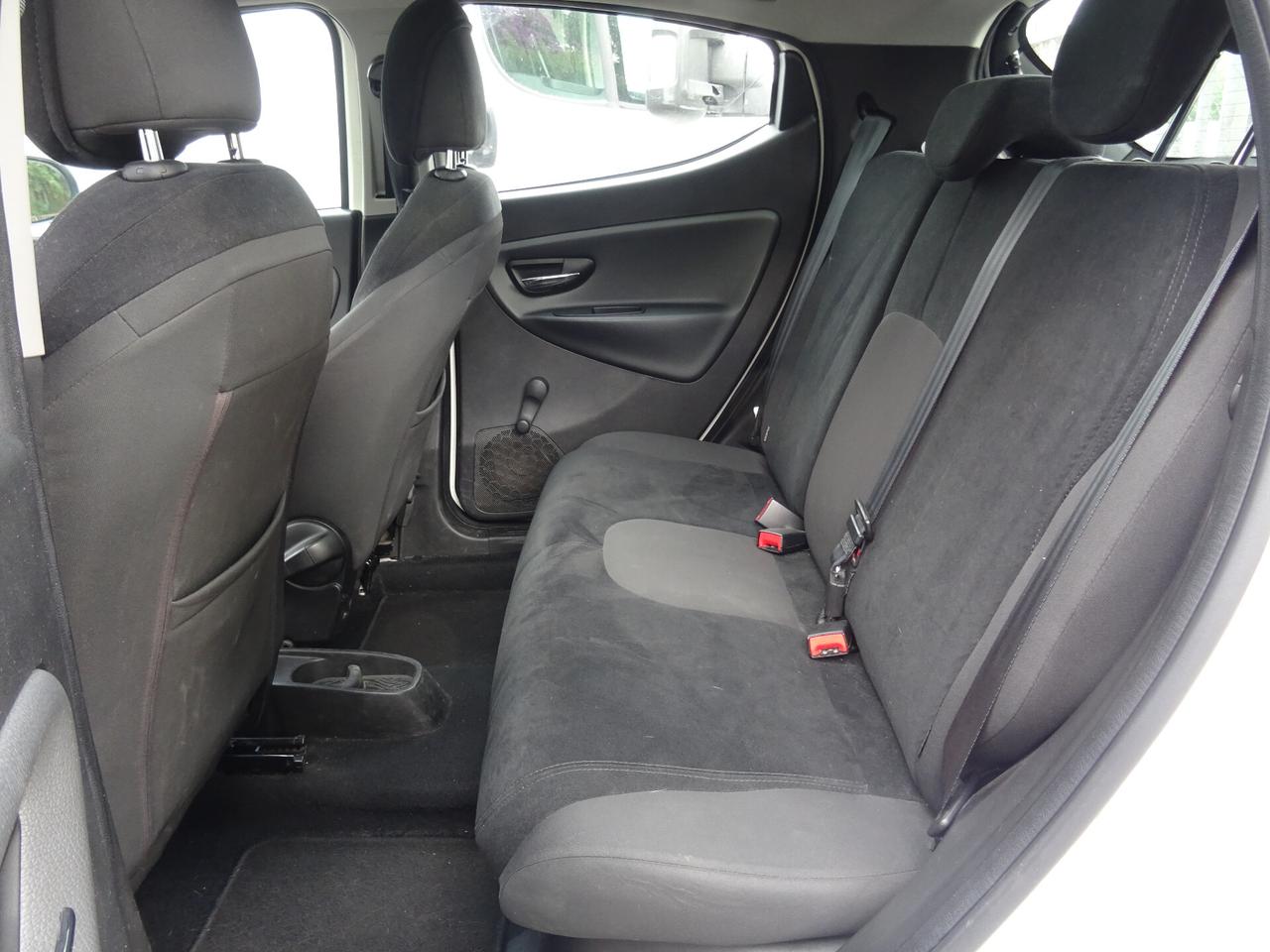 Lancia Ypsilon 1.2 69 CV 5p S&S TETTO APRIBILE