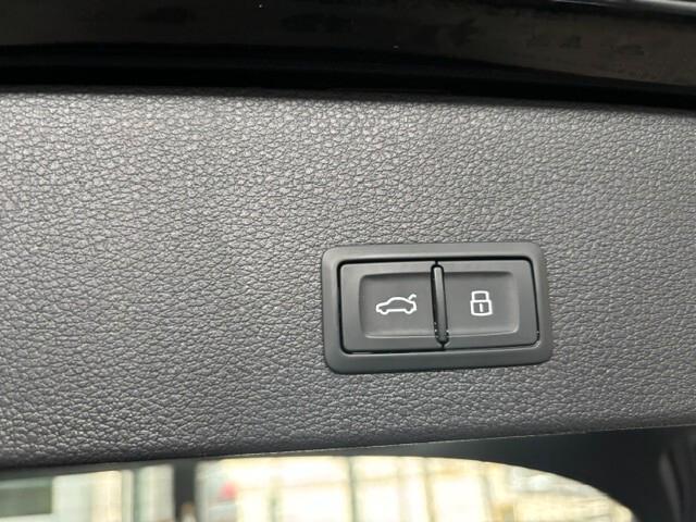Audi Q2 30 TFSI Business, PERMUTABILE