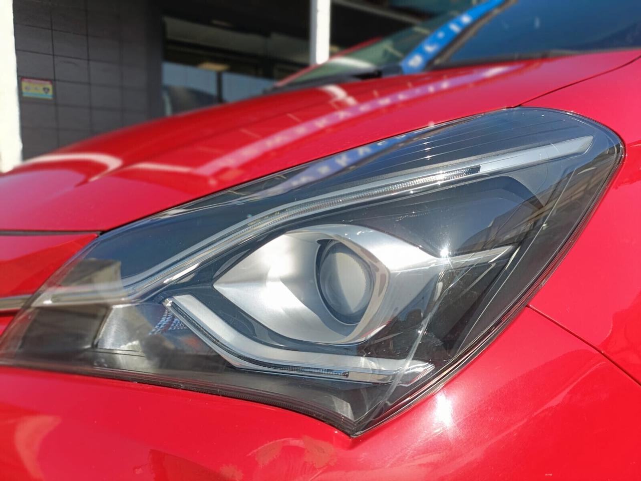 Toyota Yaris 1.5 Hybrid 5 porte Cool NEOPATENTATI