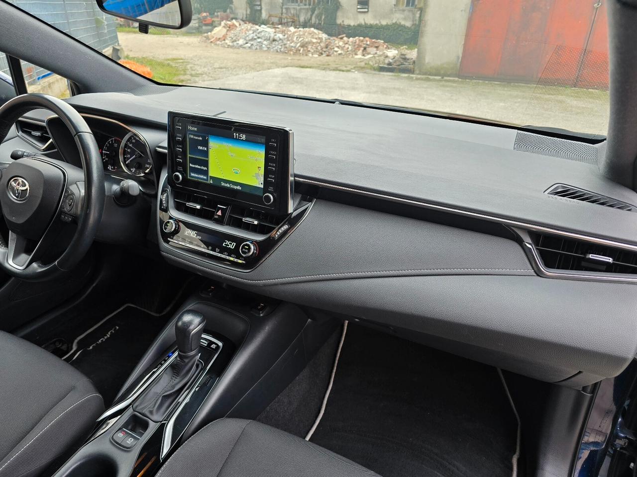 Toyota Corolla 1.8 Hybrid Business