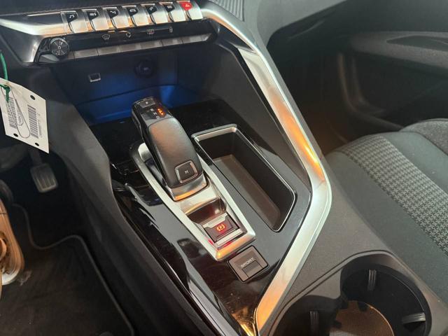 PEUGEOT 3008 BlueHDi 130 S&S EAT8 Business