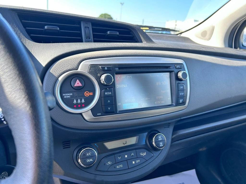 TOYOTA Yaris III 2011 - Yaris 5p 1.0 Lounge c/CL