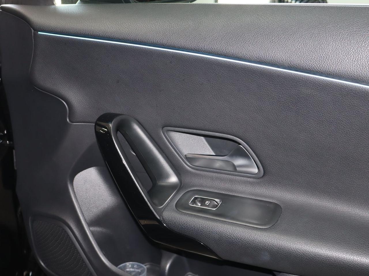 Mercedes-Benz CLA 200 Business Line CLA 200 #10989