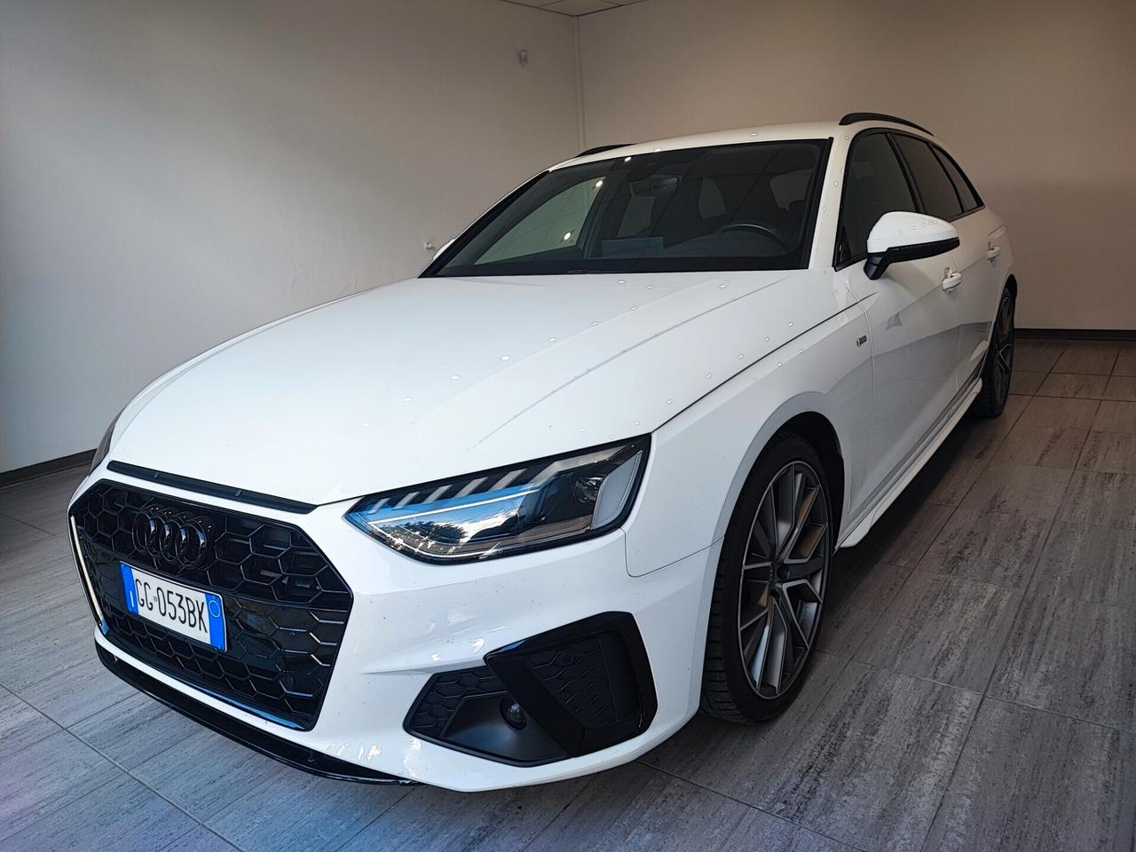 Audi A4 35 TDI S tronic line edition