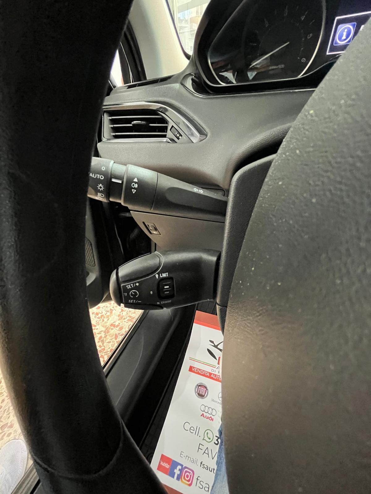 Peugeot 208 1.4 HDi 68 CV 5 porte Access