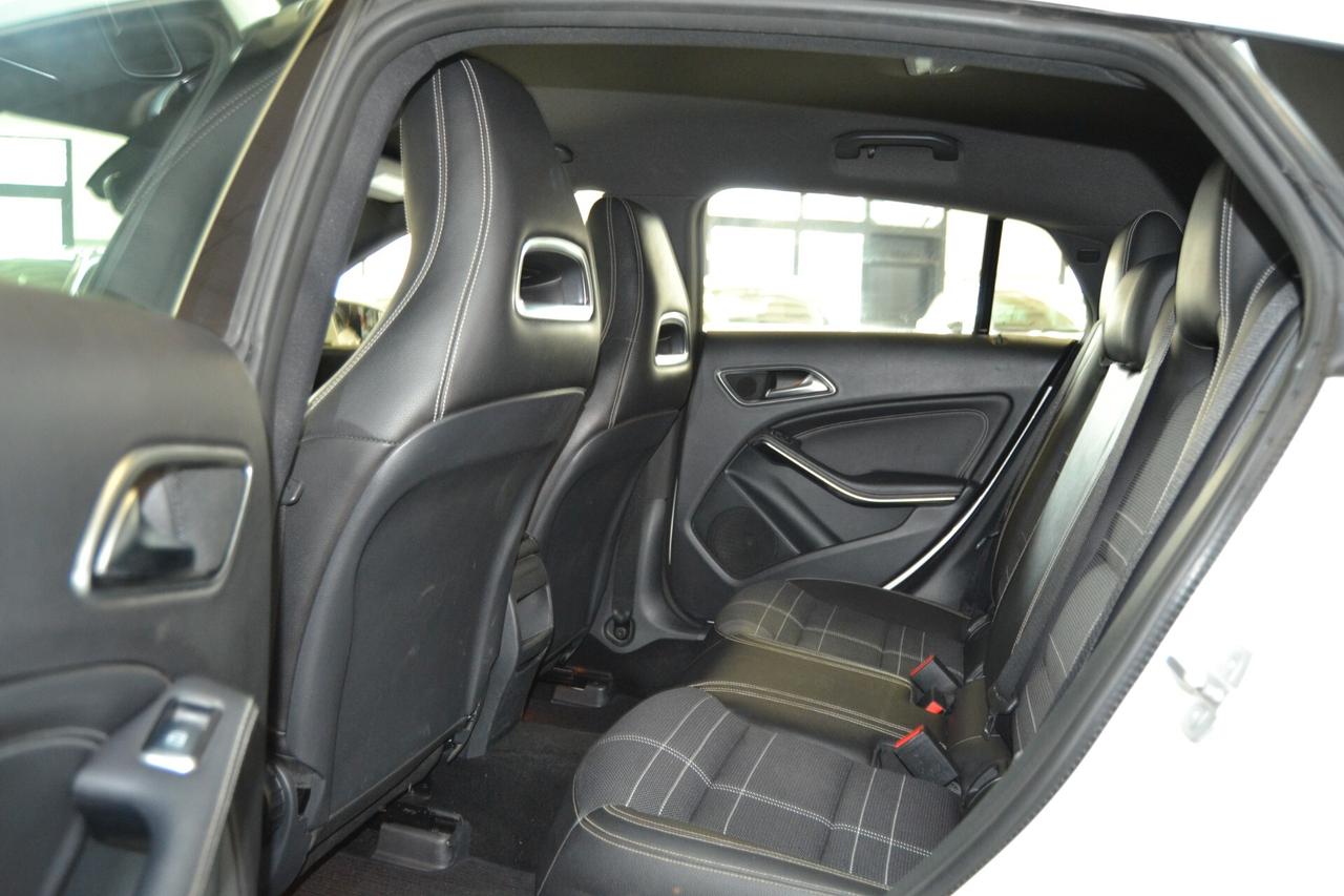 Mercedes-benz CLA 200D Automatic Premium NAVI/Pelle