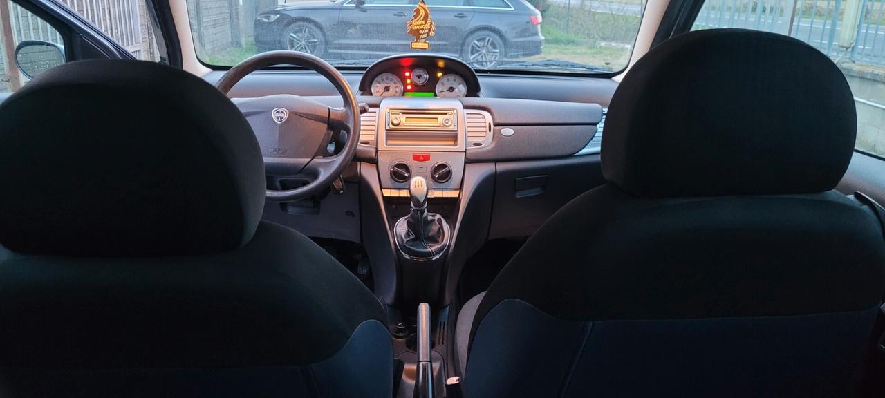 Lancia Ypsilon 1.2 Argento