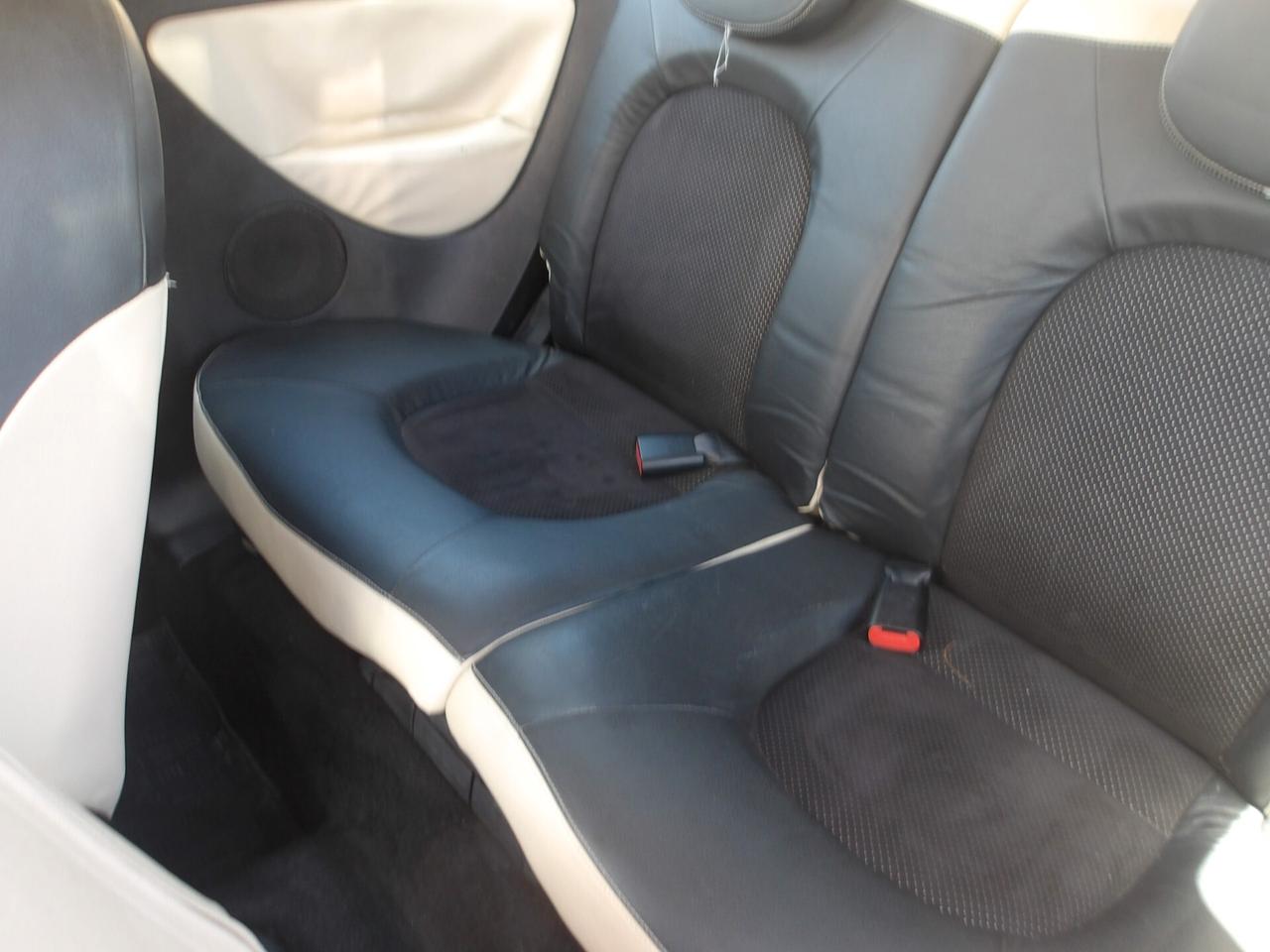 LANCIA YPSILON 1.2 BENZ-2010