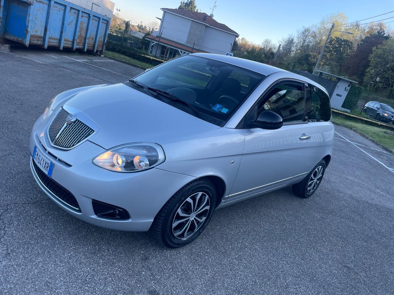 Lancia Ypsilon 1.2 69 CV 5 porte Platinum