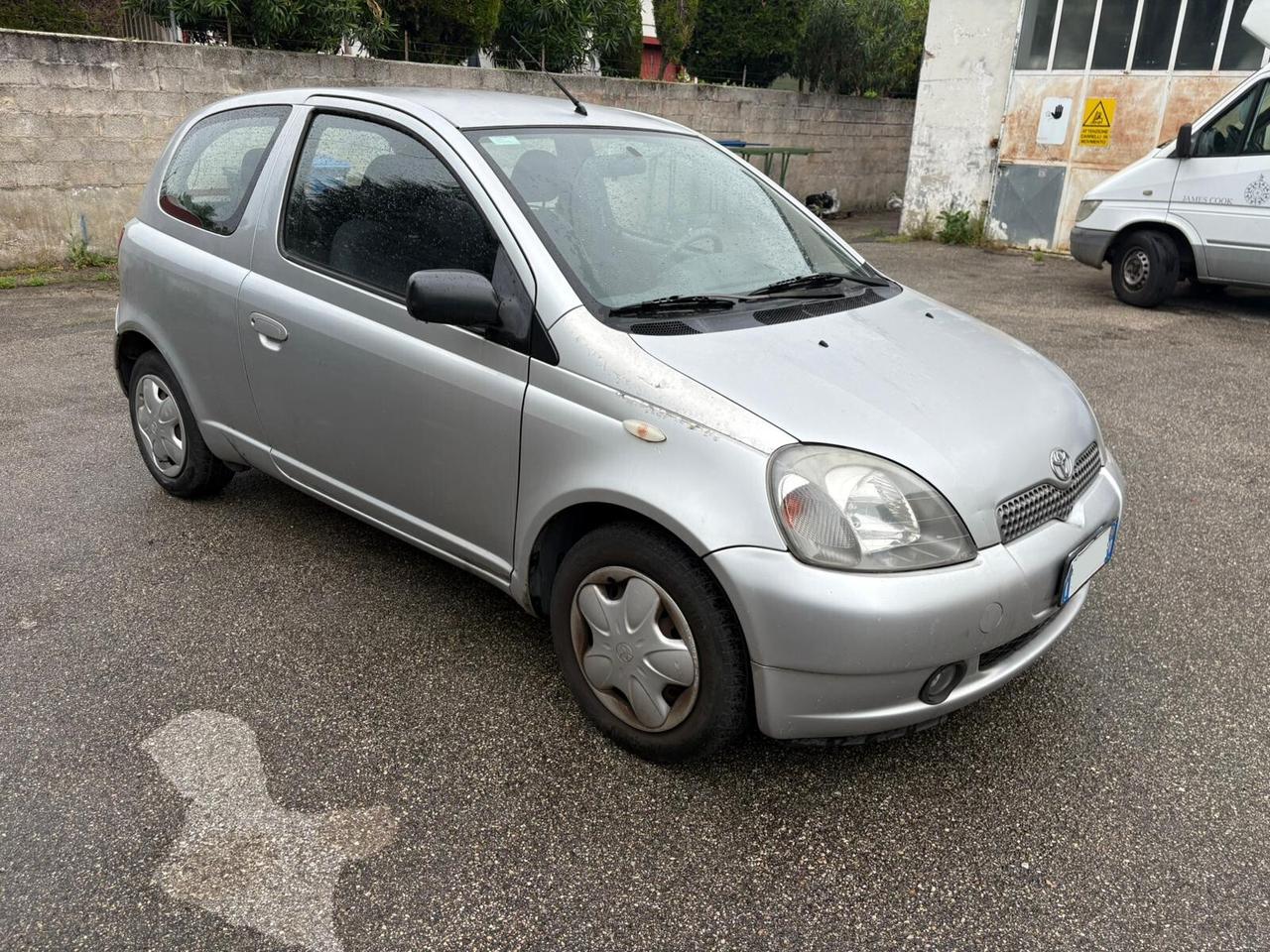 TOYOTA Yaris 1.3i 16V GPL cat 3 porte Luna - 2002