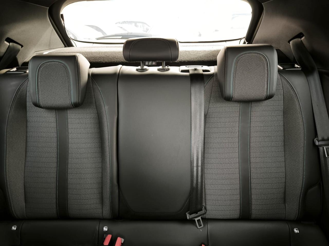 Peugeot 2008 PureTech 100 S&S Allure Pack